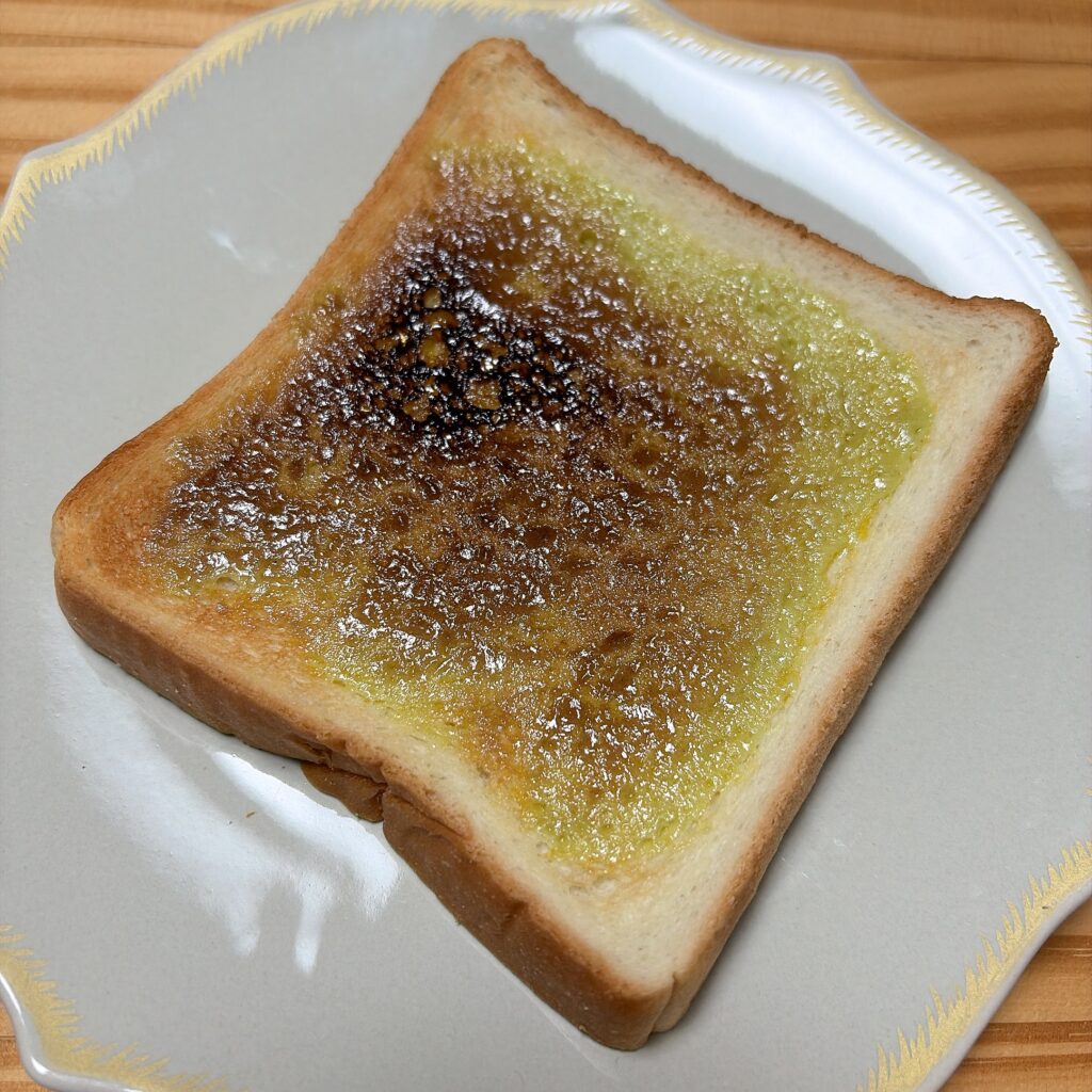 ごはんもん 塗りパン ピスタチオ味　トースト