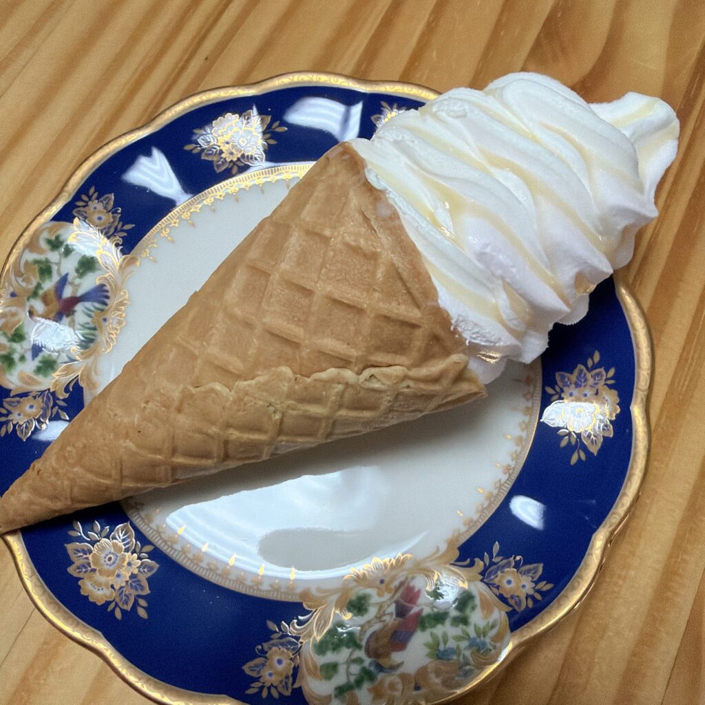 CHOCOLATE BANK ワッフルコーン ホワイトショコラ＆カカオフルーツ 中身