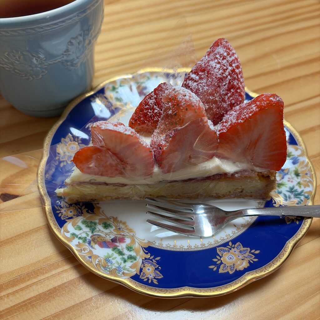 苺のホワイトチョコレートのタルト