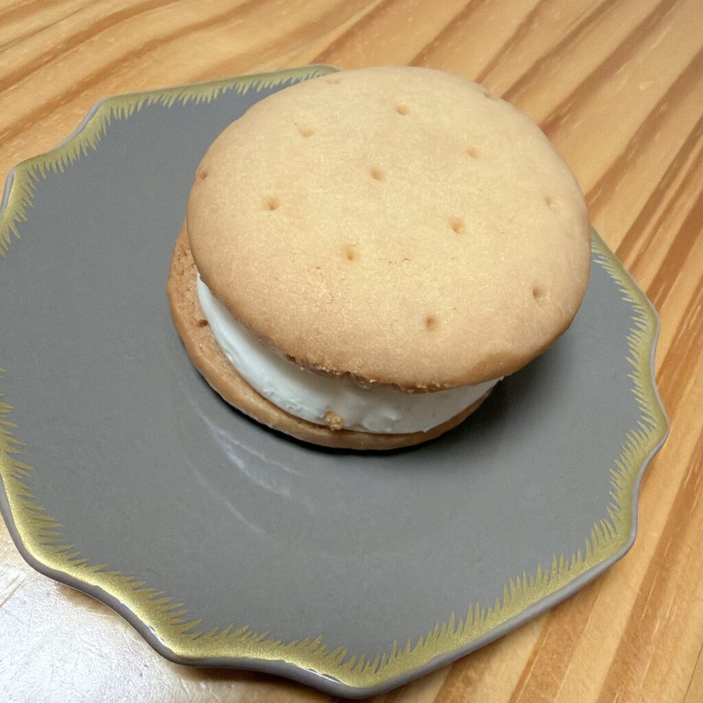 しっとりビスケットサンド クリーム 中身