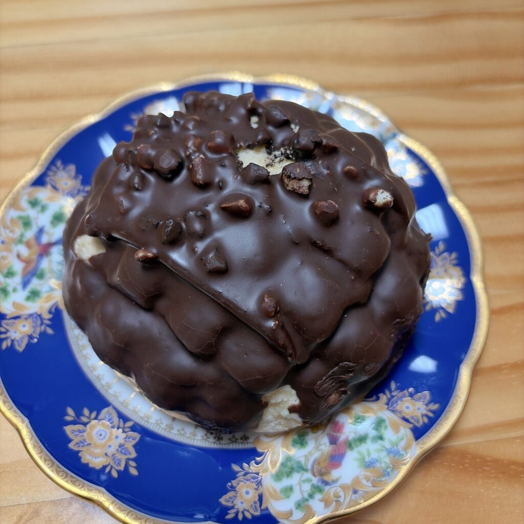 ブラックサンダーメロンパン　中身