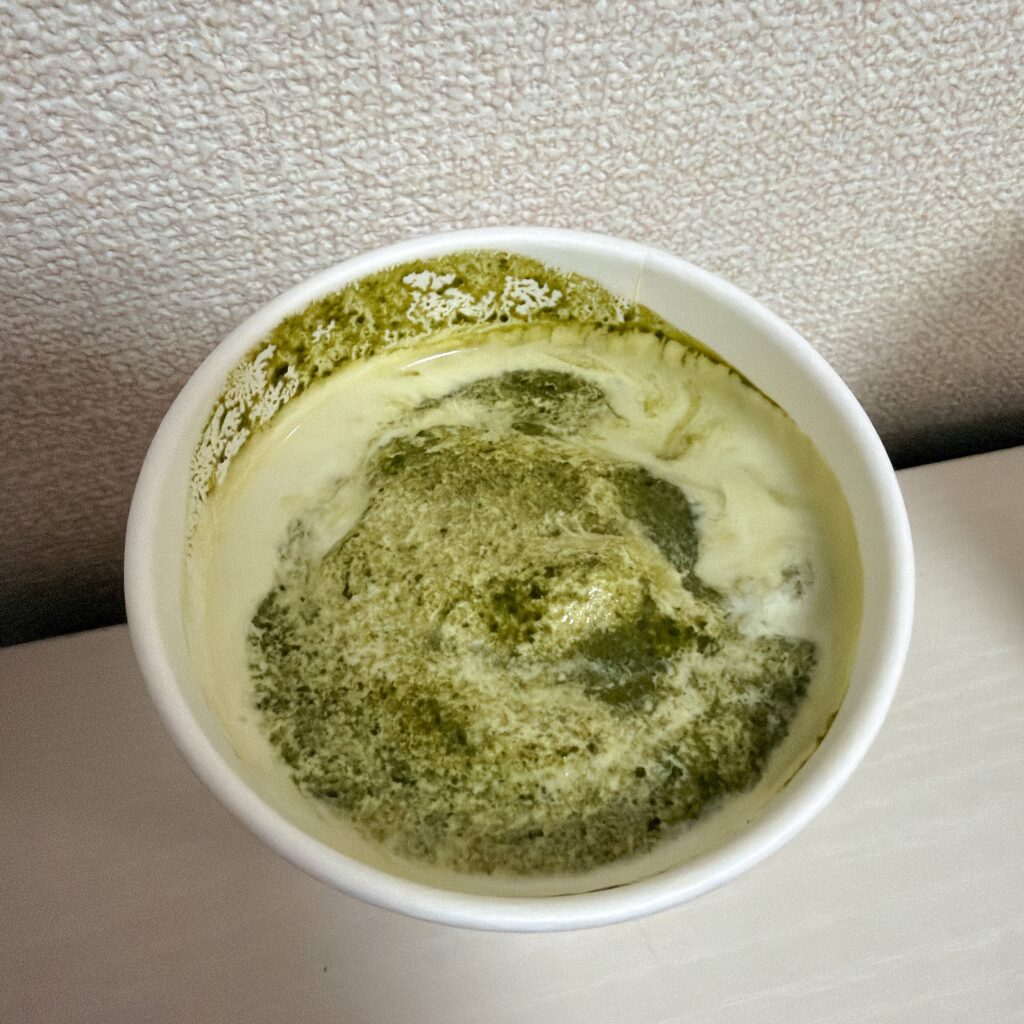 まぜるシェイク 出雲(いずも)の抹茶　上部