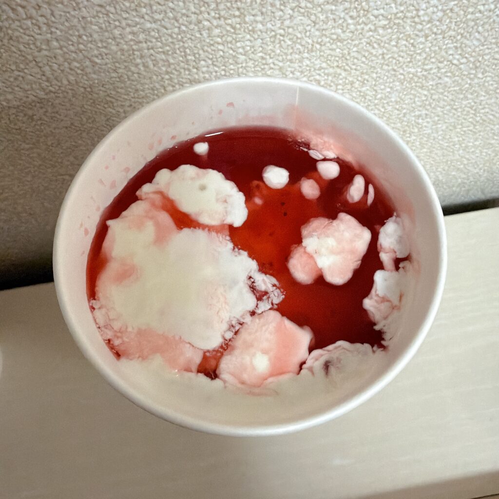 まぜるシェイク いちご ～ とちあいか ～　上部