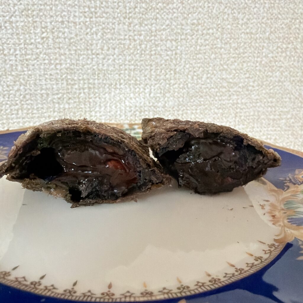 わたくしのプレミアムショコラ チョコレート＆ストロベリー　断面