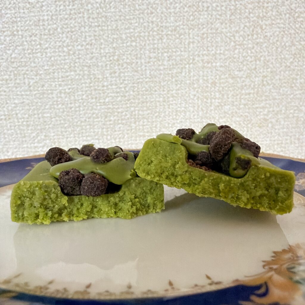 京都ブラックサンダー　宇治抹茶のガトーショコラ　断面