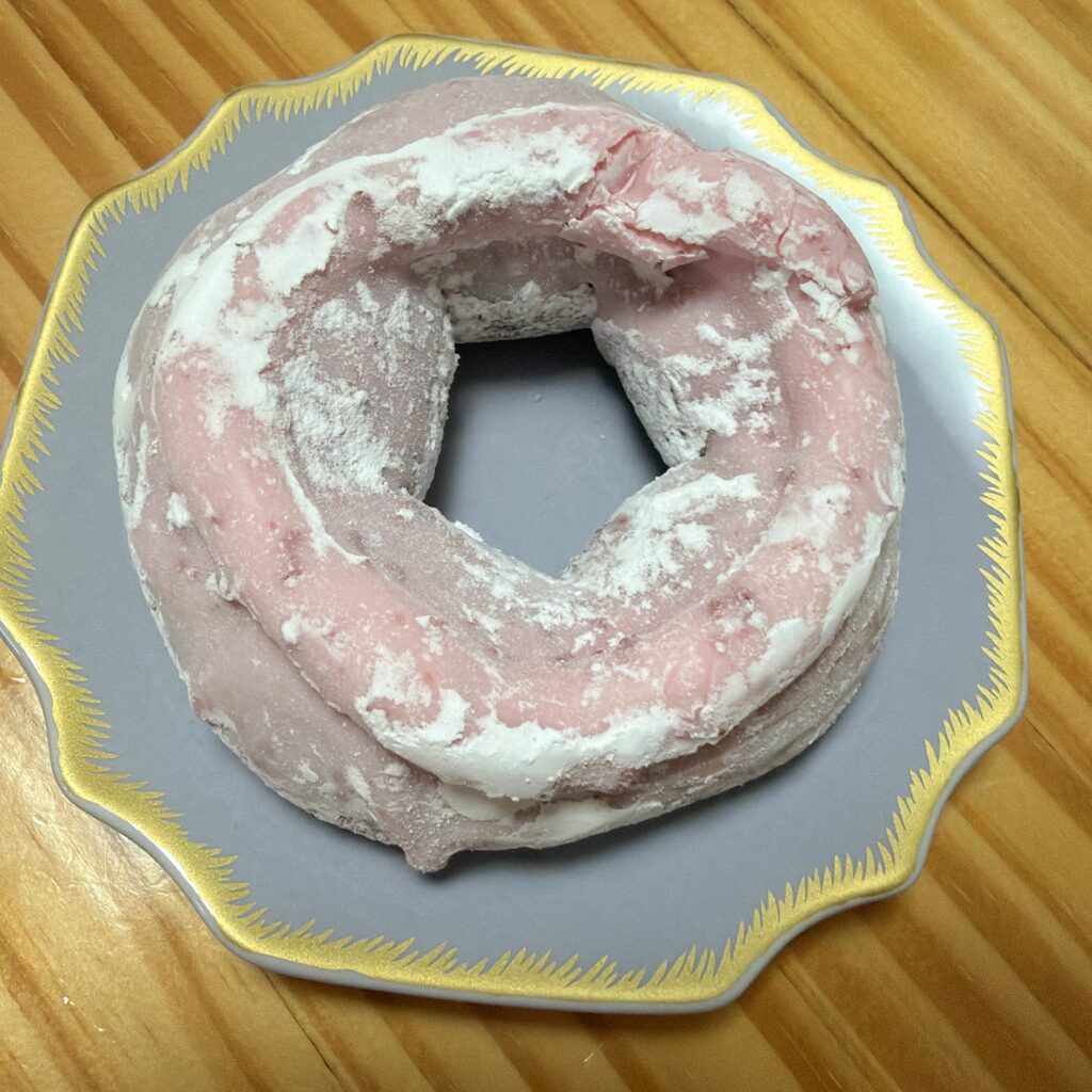 春めくいちごホイップだいふく風　中身