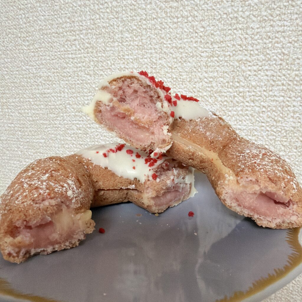 花やぐいちごみるくカスタード　断面